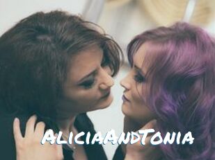 AliciaAndTonia
