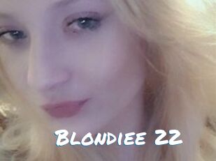 Blondiee_22