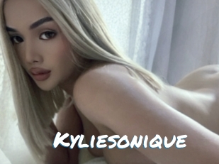 Kyliesonique