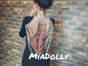 Mia_Dolly