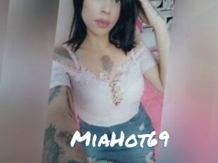 MiaHot69