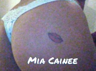 Mia_Cainee