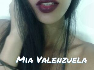 Mia_Valenzuela