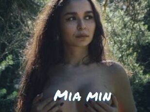 Mia_min