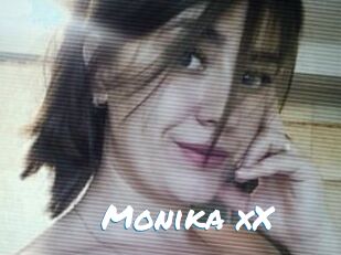 Monika_xX
