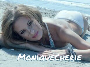 MoniqueCherie