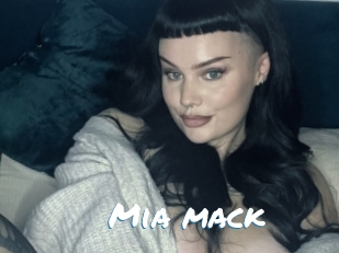 Mia_mack
