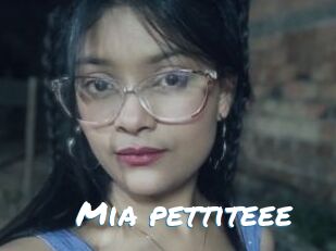 Mia_pettiteee