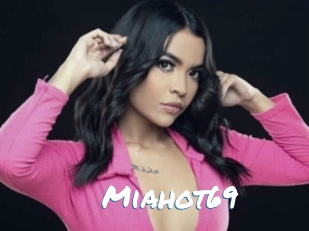 Miahot69