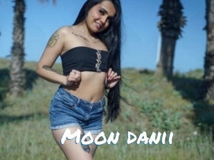 Moon_danii