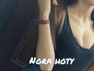 Nora_hoty