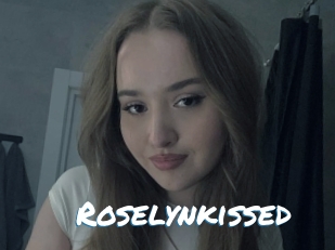 Roselynkissed