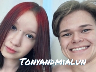 tonyandmialun Max 50