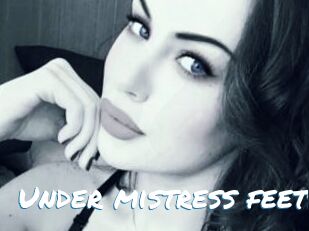 Under_mistress_feets